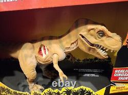 1993 Kenner Jurassic Park, Young Tyrannosaurus Rex with Deadly Slashing Jaws