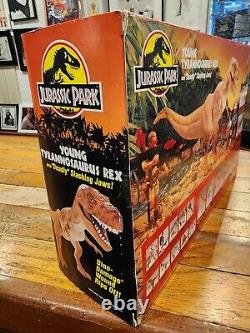 1993 Kenner Jurassic Park, Young Tyrannosaurus Rex with Deadly Slashing Jaws