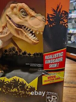 1993 Kenner Jurassic Park, Young Tyrannosaurus Rex with Deadly Slashing Jaws