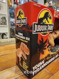 1993 Kenner Jurassic Park, Young Tyrannosaurus Rex with Deadly Slashing Jaws