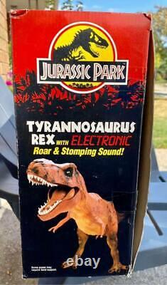 1993 T Rex Dinosaur Jurassic Park Action Figure MINT in BOX Kenner Roar Stomp JP