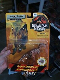 1999 Jurassic Park Dinosaurs Series 1 MOC Young T-Rex Walmart Exclusive NEW