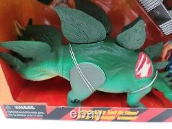2000 Hasbro Jurassic Park Dinosaurs Stegosaurus withDinosaur Hunter -SHELF WEAR