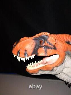 2009 Jurassic Park Toys-R-Us Exclusive Tyrannosaurus Rex 28 T-Rex WORKING