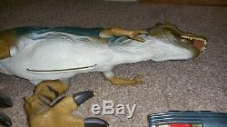 Bull T- rex Dinosaur Toy Lost World Jurassic Park 1996 Kenner Figure with pod