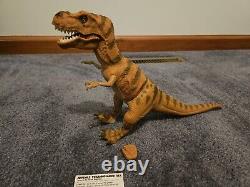 Jurassic Park 1993 Kenner Young T-Rex & Collector Card MINT
