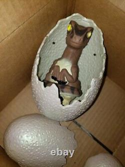 Jurassic Park Hatchlings Pair Vintage Toy T-Rex Velociraptor Baby Egg Complete 1