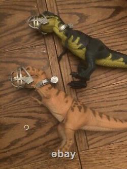 Jurassic Park JP06 Young T-Rex 1993 and 1997 with Wound Dinosaur Figures