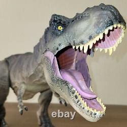 Jurassic World Tyrannosaurus T-Rex Artist Painted Colossal Hammond Collection