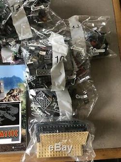 LEGO 75936 JURASSIC PARK T Rex Rampage gate And Minifigures Only, NO T-REX