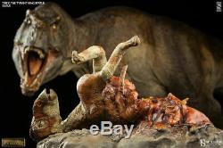 NEW Sideshow Exclusive Dinosauria T-Rex the Tyrant King Statue with Dinosaur Prey